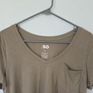 SO | Olive Green V Neck Short Sleeve Pocket Tee Size Medium NWT